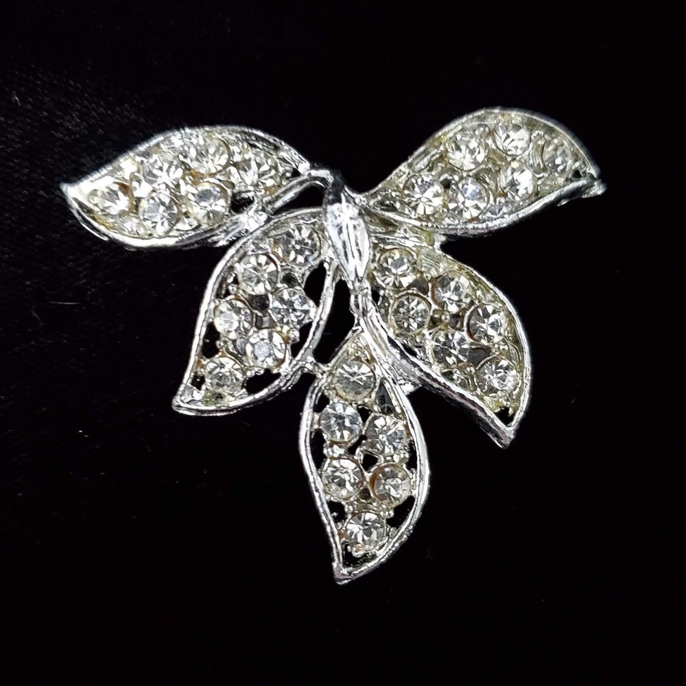 Vintage Rhinestone Silver Tone Leaf Brooch Pin